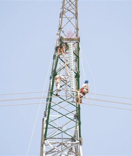 Kiểm tra lần đầu tiên của đường dây 500 kilovolt Tabaolines ngừng hoạt động với hiệu suất tối đa.